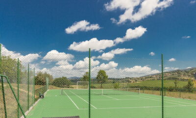 Anyone for Tennis? The benefits of renting a Villa in Italy with private Tennis Court